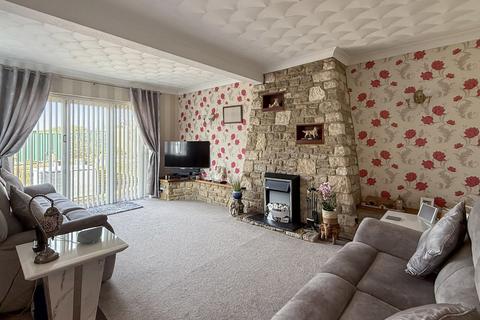 3 bedroom detached house for sale, Balmoral Road, Trowbridge
