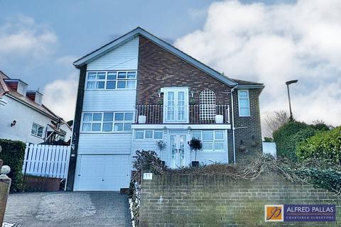 4 bedroom detached house for sale, Shipley Avenue, Seaburn