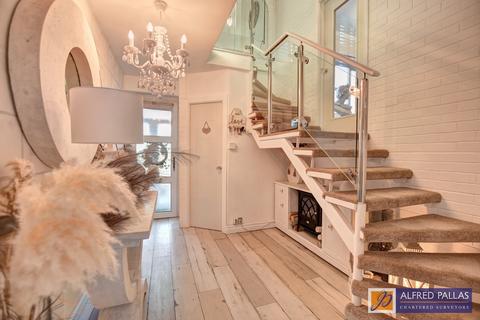 4 bedroom detached house for sale, Shipley Avenue, Seaburn
