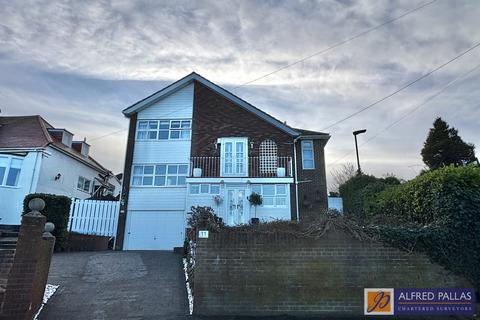 4 bedroom detached house for sale, Shipley Avenue, Seaburn