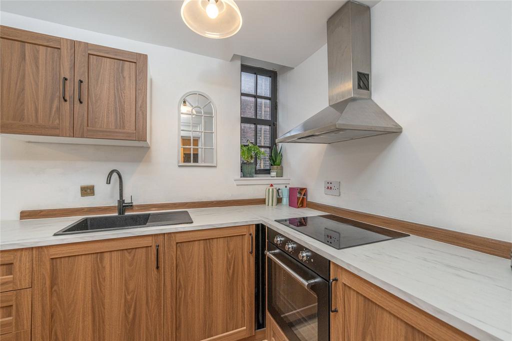 Kitchen Alt