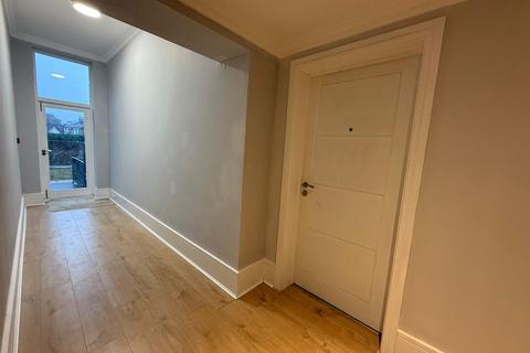 2 bedroom flat to rent, Castlebar Road, London W5