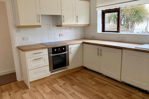 2 bedroom terraced house to rent, Vansittart Street, Essex CO12
