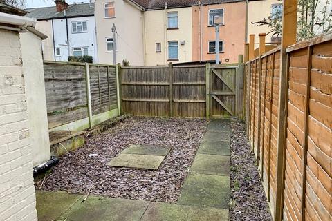 2 bedroom terraced house to rent, Vansittart Street, Essex CO12