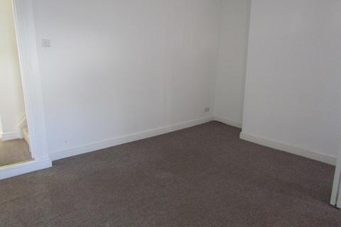 2 bedroom terraced house to rent, Vansittart Street, Essex CO12