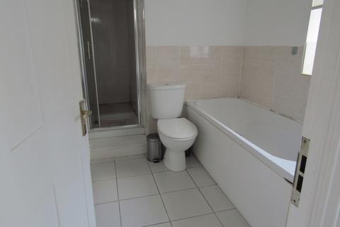 2 bedroom terraced house to rent, Vansittart Street, Essex CO12
