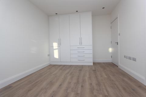 2 bedroom apartment to rent, Spinnells Road, Harrow