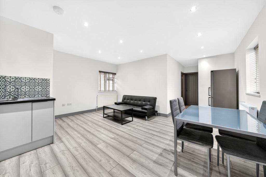 Open-Plan Kitchen/Lounge