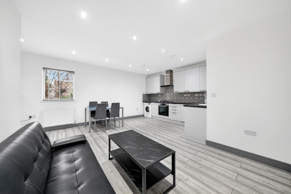 Open-Plan Kitchen/Lounge
