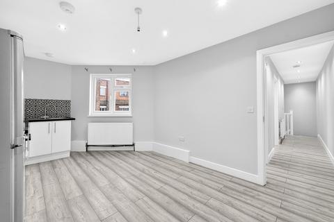 1 bedroom flat to rent, York Place, Ilford