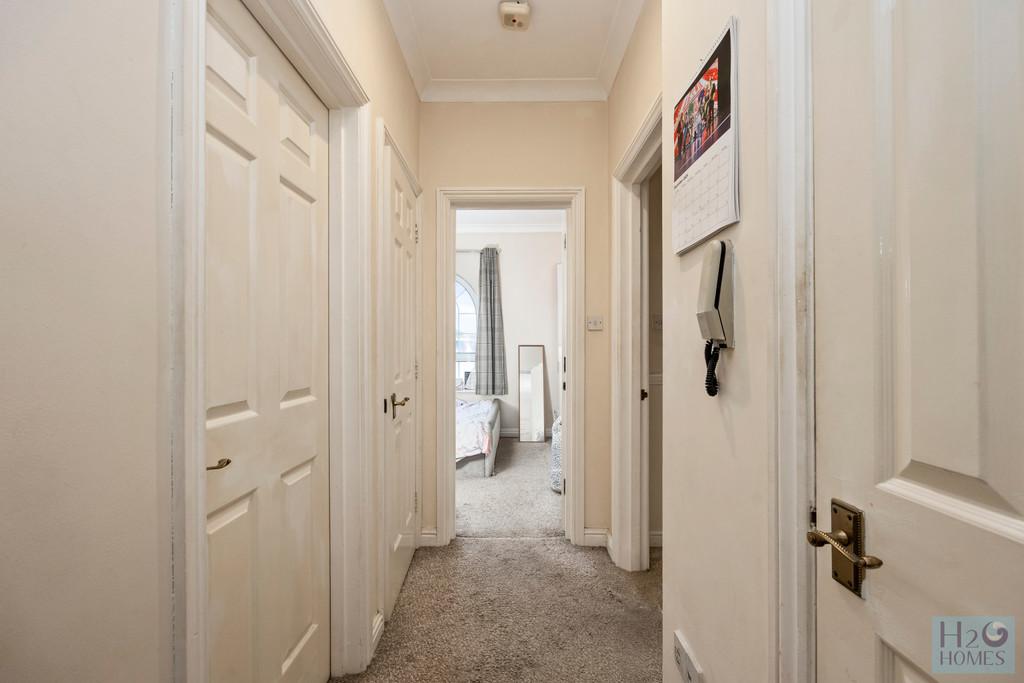 Starboard Court, 41-006