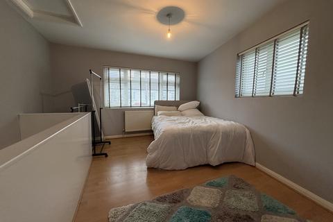2 bedroom ground floor maisonette to rent, Felixstowe Road, London N9