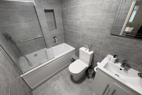 2 bedroom ground floor maisonette to rent, Felixstowe Road, London N9