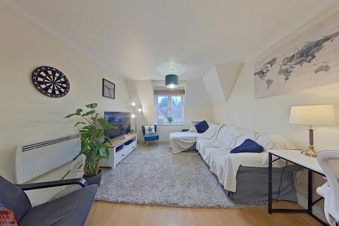 2 bedroom flat for sale, Navarre Court, 10 Primrose Hill, Kings Langley WD4
