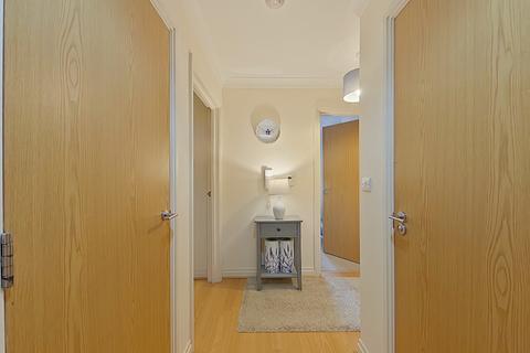 2 bedroom flat for sale, Navarre Court, 10 Primrose Hill, Kings Langley WD4