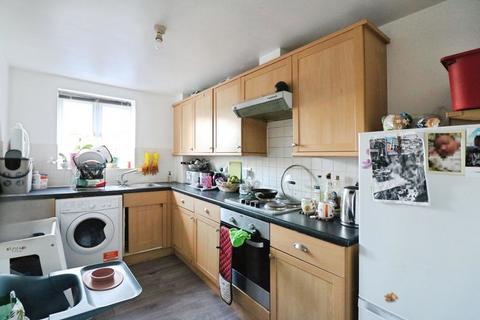 2 bedroom apartment for sale, Scholars Walk, Langley