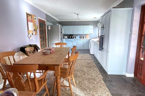 4 bedroom detached bungalow for sale, West End Road, Tiptree