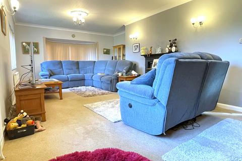 4 bedroom detached bungalow for sale, West End Road, Tiptree