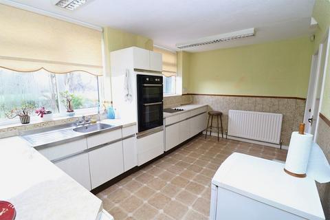 3 bedroom semi-detached house for sale, Hobart Drive, Walsall