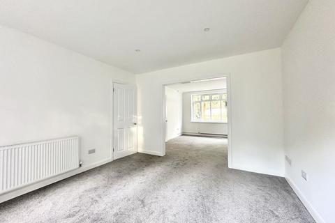 undefined, Worlds End, Woodcote End, Epsom