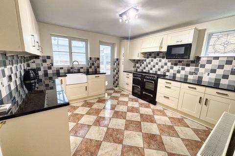 4 bedroom detached house for sale, 5 Llwyn Coch, Bridgend CF31 5BJ