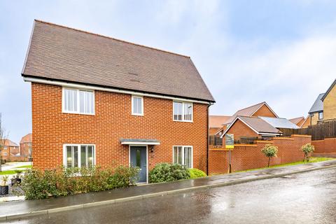 3 bedroom semi-detached house for sale, Wheatsheaf Avenue, Ridgewood, Uckfield