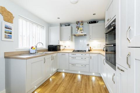 3 bedroom semi-detached house for sale, Wheatsheaf Avenue, Ridgewood, Uckfield