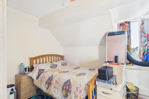 2 bedroom terraced house for sale, Kirkham Road, London