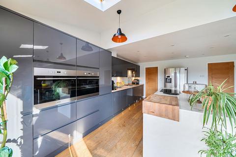 4 bedroom detached house for sale, Selwyn Crescent, Radley Abingdon