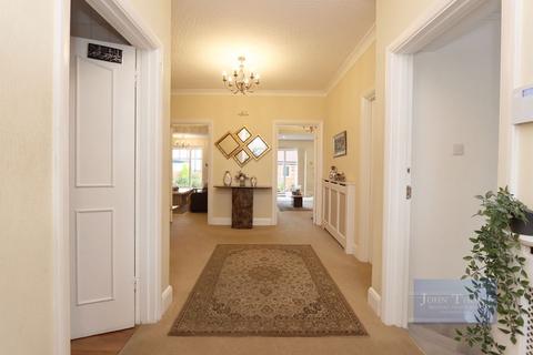 undefined, Tomswood Road, Chigwell IG7