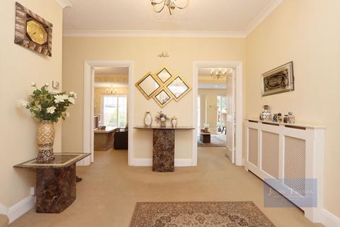 undefined, Tomswood Road, Chigwell IG7