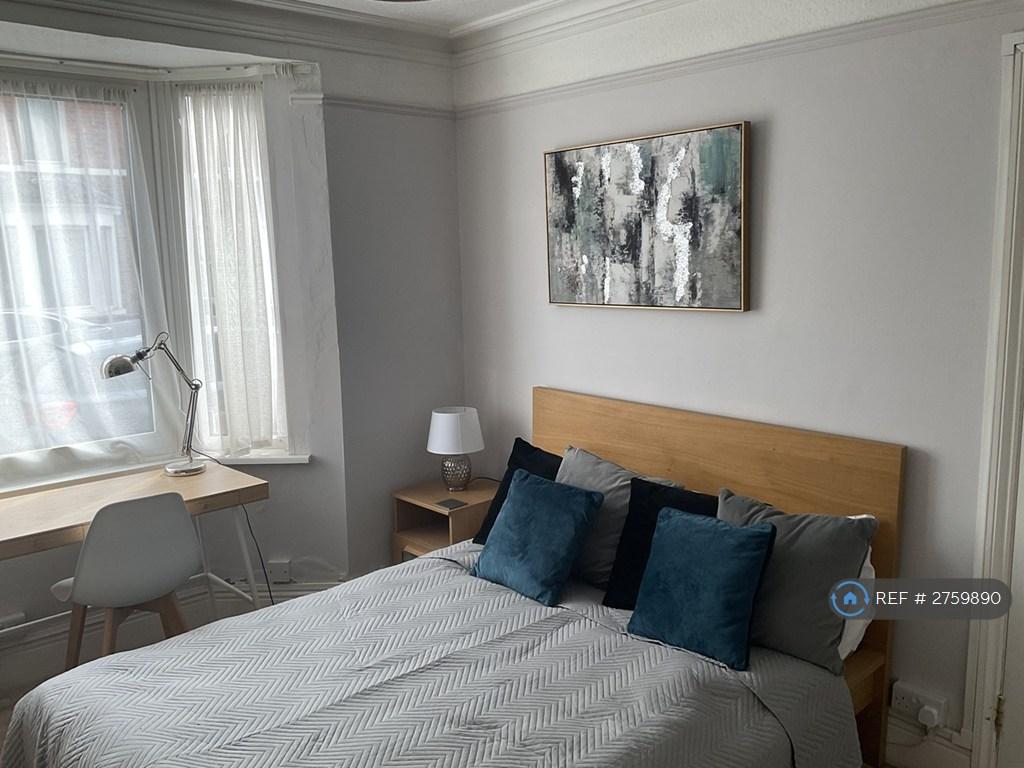 1st Double Bedroom Available