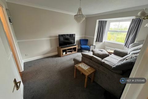 2 bedroom flat to rent, The Rowans, Leigh-On-Sea, SS9