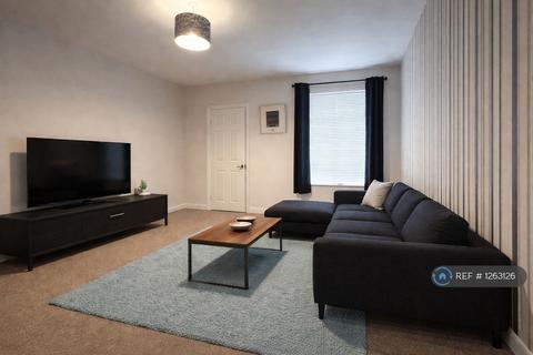 3 bedroom terraced house to rent, Shaftesbury Road, Reading, RG30