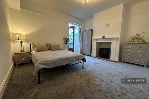 Studio to rent, Cowley Street, Derby, DE1