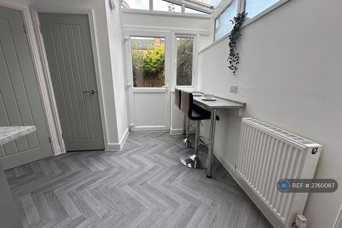 Studio to rent, Cowley Street, Derby, DE1