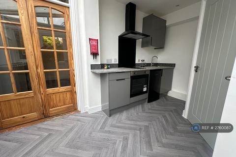 Studio to rent, Cowley Street, Derby, DE1