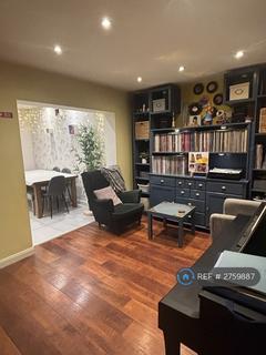 4 bedroom semi-detached house to rent, Beechwood Rise, Watford, WD24