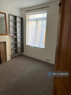 4 bedroom semi-detached house to rent, Hindes Road, Harrow, HA1