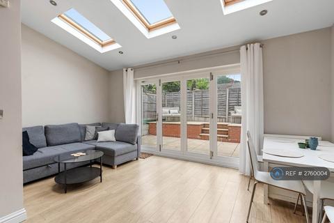 5 bedroom semi-detached house to rent, Tile Hill Lane, Coventry, CV4