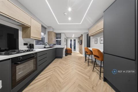 1 bedroom in a house share to rent, Goldswong Terrace, Nottingham, NG3