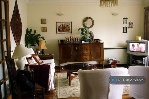 2 bedroom flat to rent, Bycullah Road, Enfield, EN2