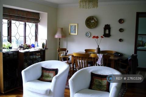 2 bedroom flat to rent, Bycullah Road, Enfield, EN2