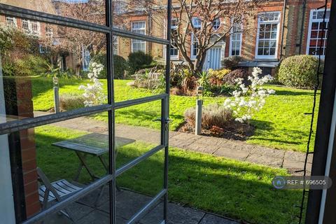 2 bedroom end of terrace house to rent, Burns Road, London, SW11
