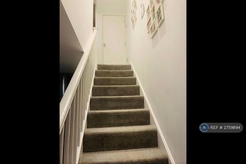 2 bedroom semi-detached house to rent, Franklin Way, Croydon, CR0