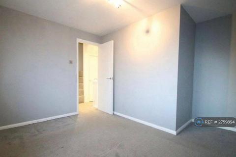 2 bedroom semi-detached house to rent, Franklin Way, Croydon, CR0
