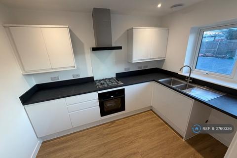 4 bedroom semi-detached house to rent, Rowner Road, Gosport, PO13