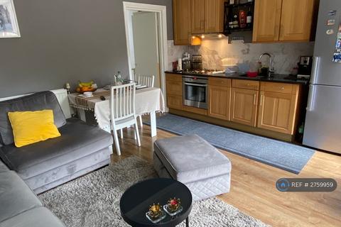2 bedroom maisonette to rent, Trinity Road, London, N22