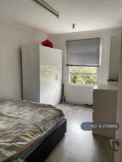 2 bedroom maisonette to rent, Trinity Road, London, N22