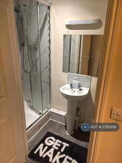 1 bedroom in a house share to rent, Aspull Walk, Manchester, M13